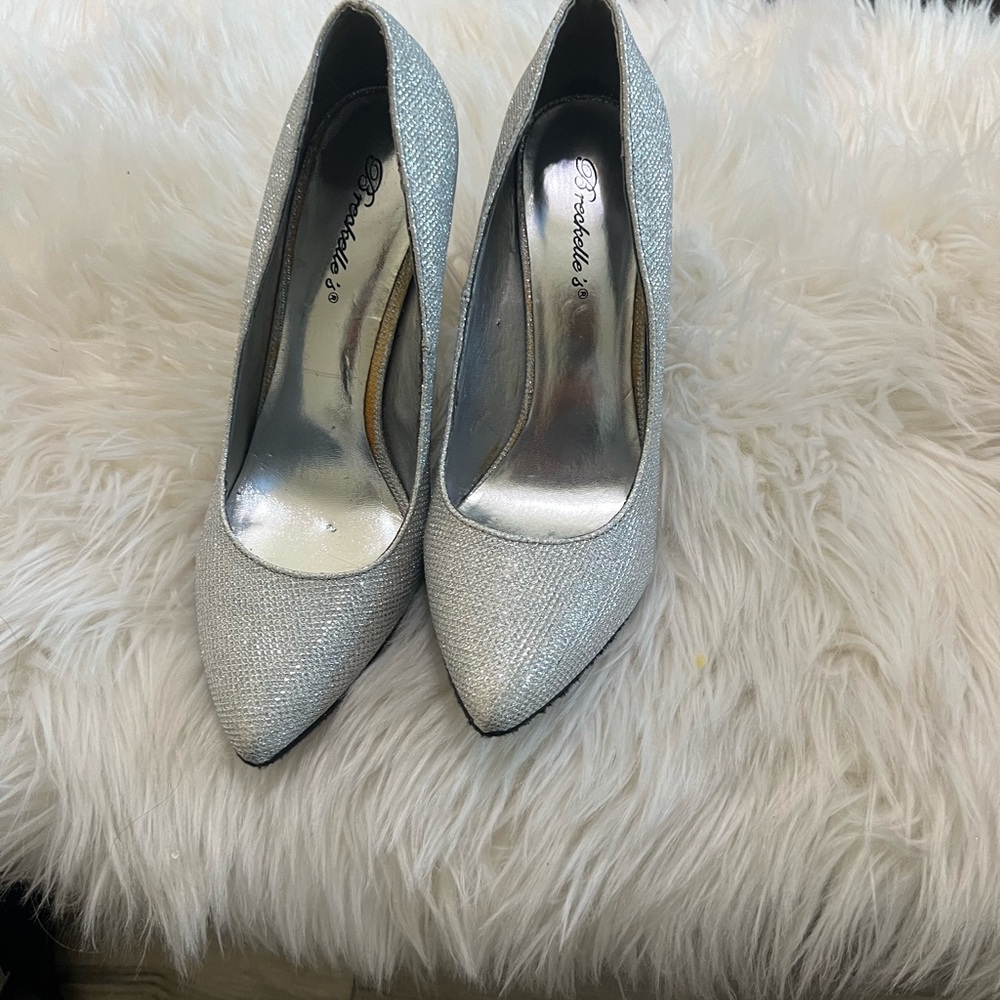Windsor Shimmering Silver Heels